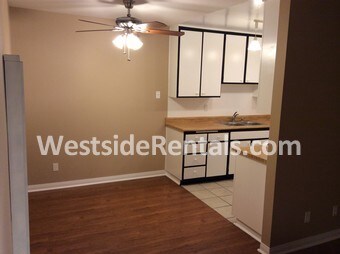 Foto principal - 8800 Cedros Ave