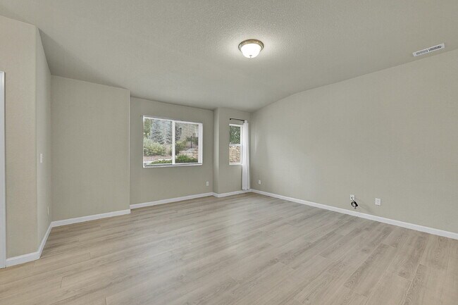 Building Photo - $2,195 - 3 Bed, 2.5 Bath townhome in CO Sp...