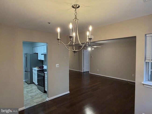 Foto del edificio - 8571 Falls Run Rd