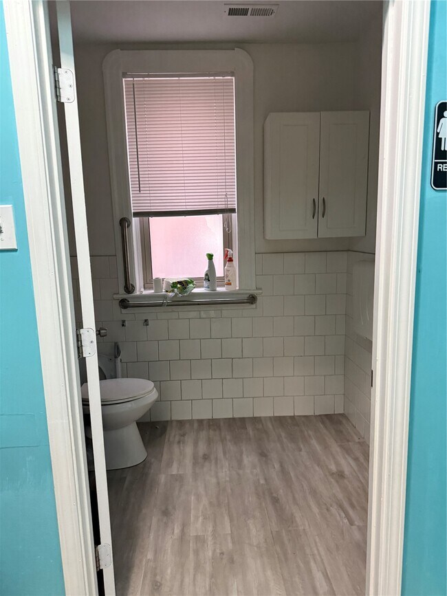 Foto del edificio - 3467 S Grand Blvd