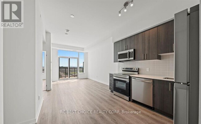 Building Photo - 1480-1480 Bayly St