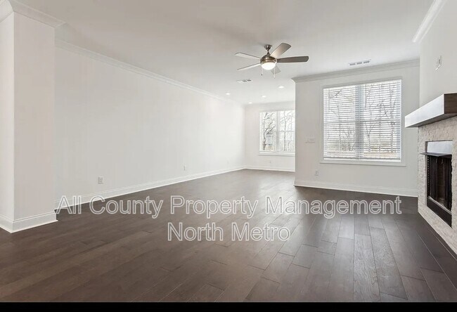 Building Photo - 105 Basil St