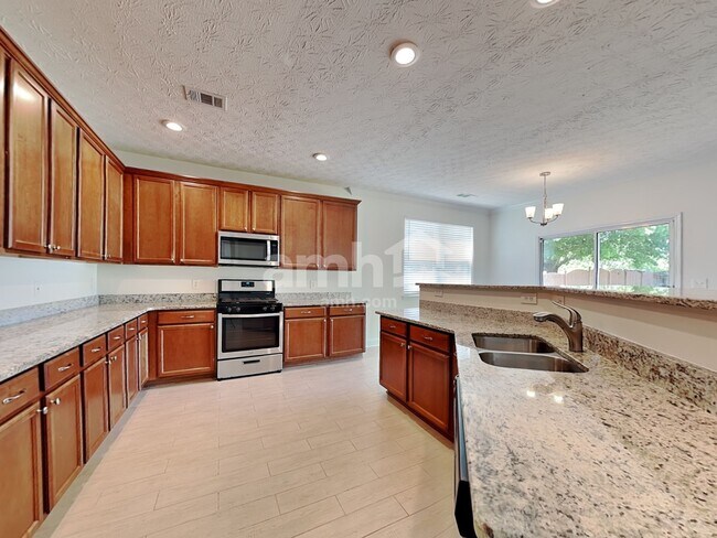 Foto del edificio - 76 Parkmont Ct