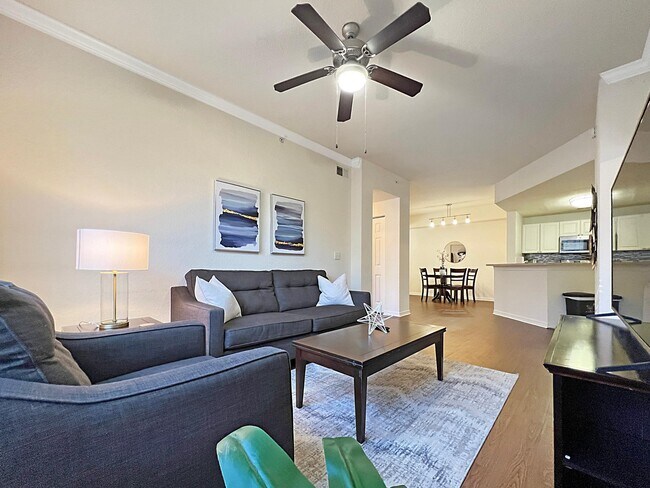 Foto del edificio - 9913 Montague St