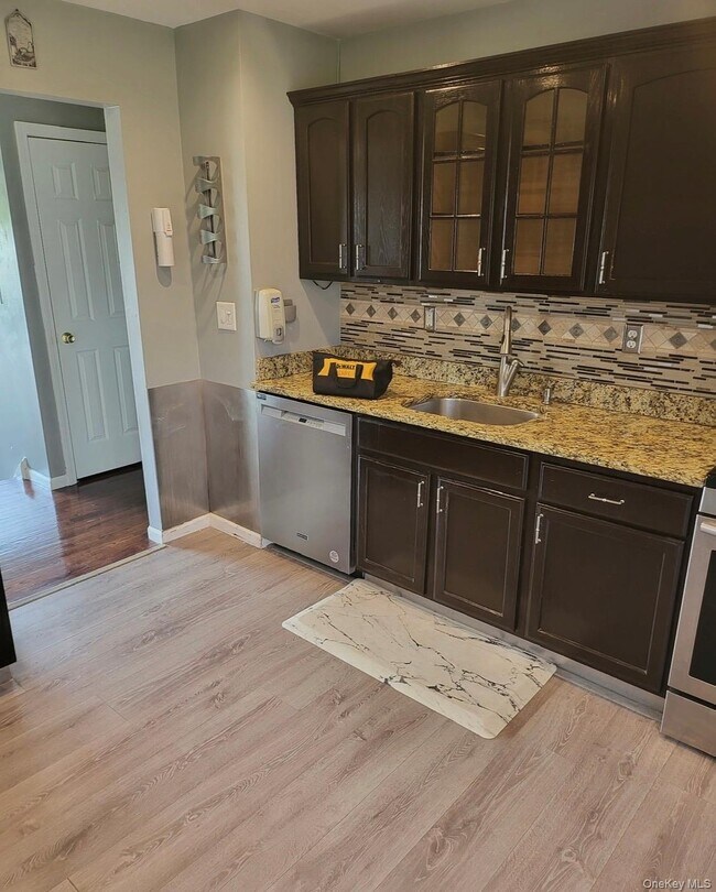 Foto del edificio - 20 Tammy Dr