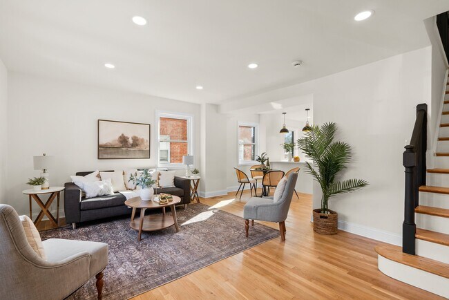 Foto del edificio - 5004 Sargent Rd NE