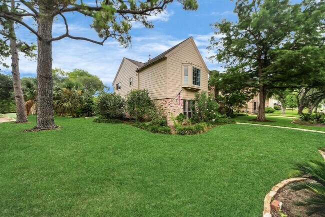 Foto del edificio - 403 Lakeside Estates Dr