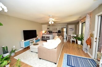 Building Photo - 1152 Ocean Pebbles Way