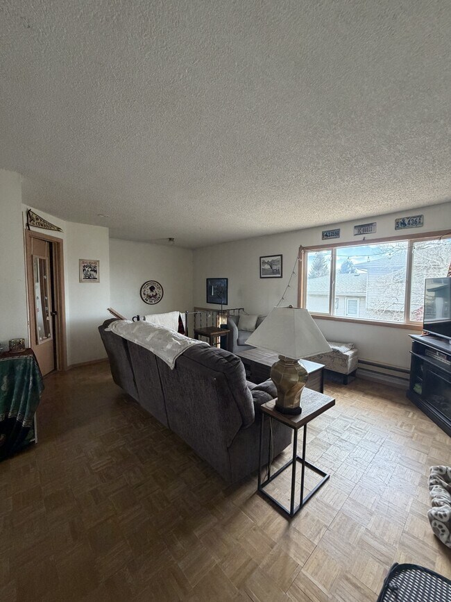 Foto del edificio - 1672 W Wyoming Ave