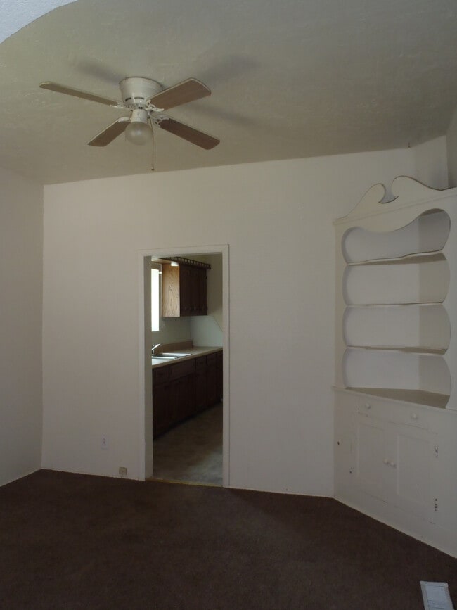 Building Photo - 708 McDonald St