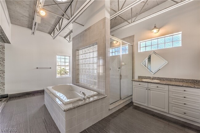 Building Photo - 5626 Deer Creek Falls Ct