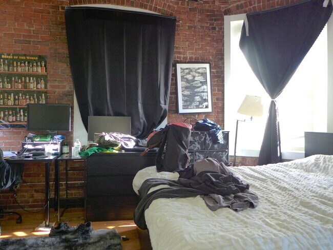 Building Photo - 34 Medfield St
