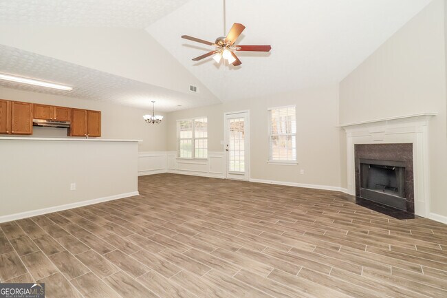 Building Photo - 61 Mandy Ln