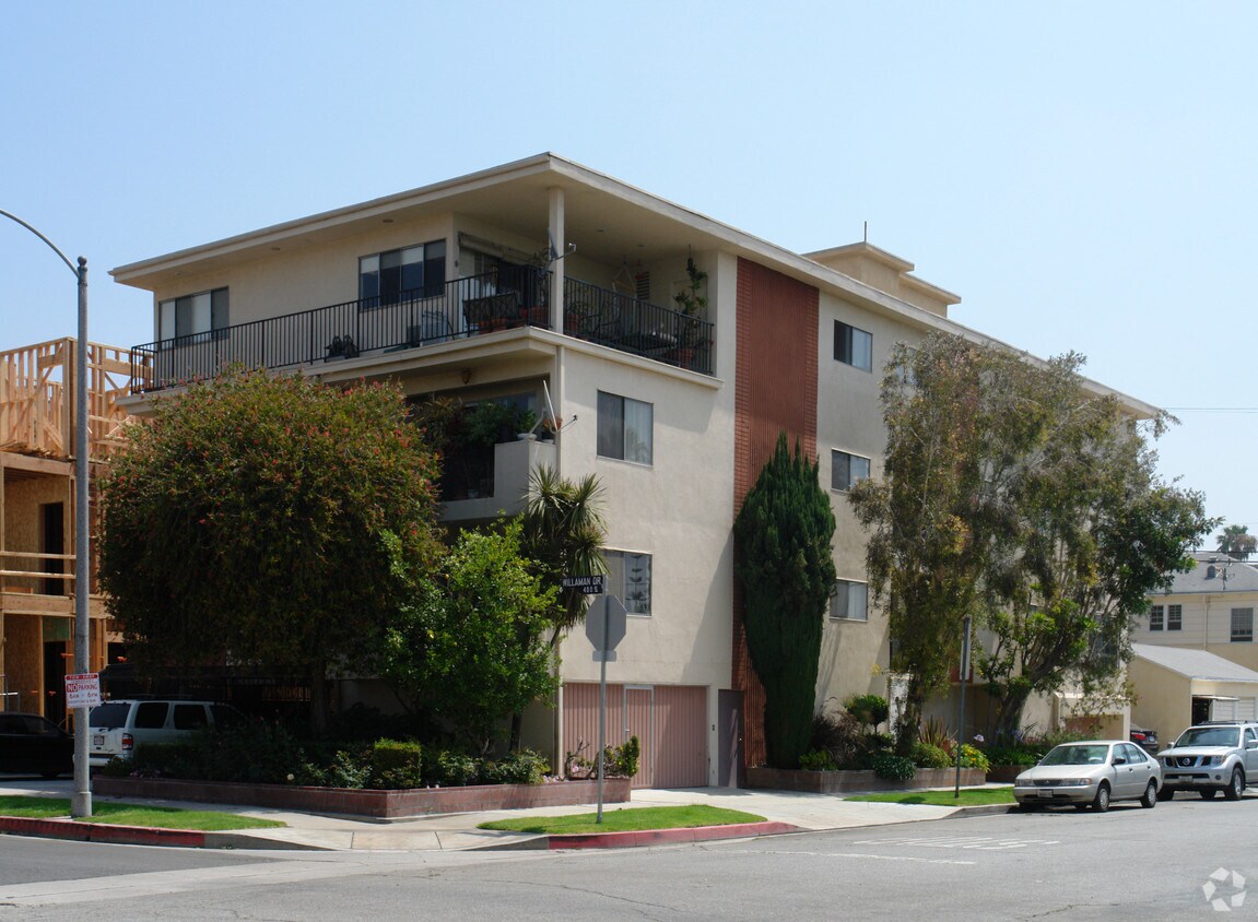 Building Photo - 8617 Colgate Ave