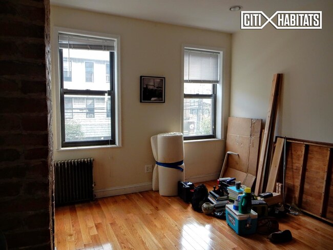 Building Photo - 273A Nassau Ave