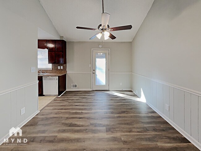 Building Photo - 121 Chip Pl