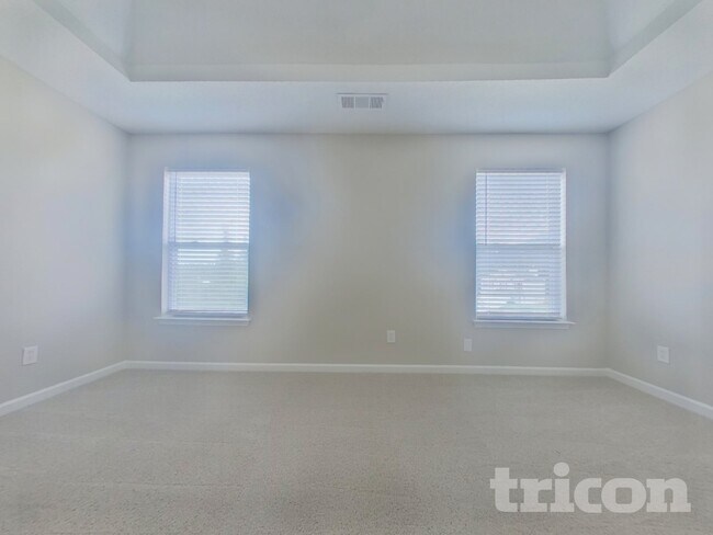 Building Photo - 4928 Bryant Dr