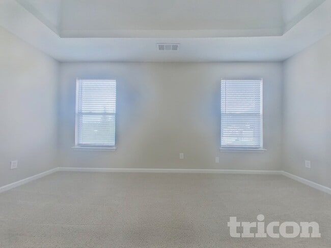 Foto del edificio - 4928 Bryant Dr