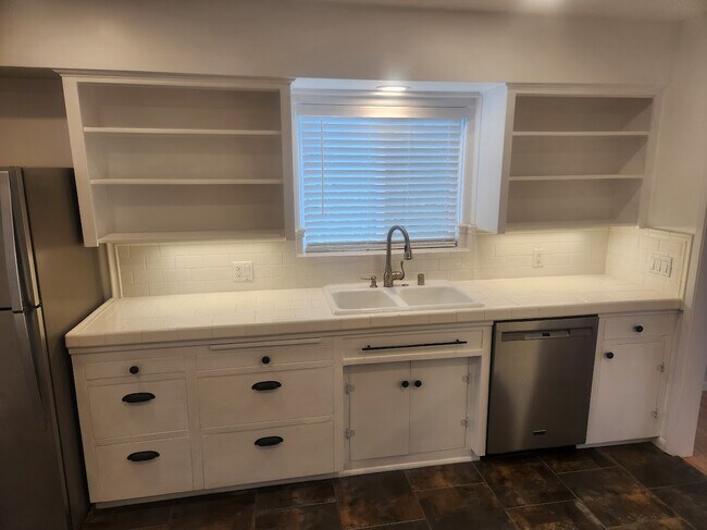 Foto del edificio - 522 Avalon Dr