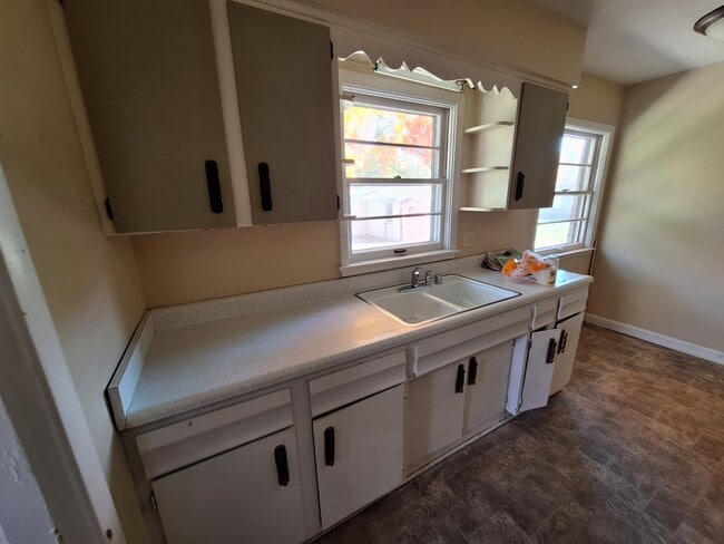 gabinetes de cocina - 6105 Oakdale Ln