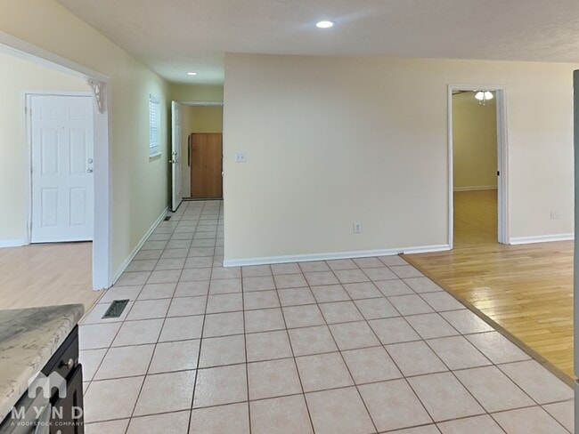 Building Photo - 110 Hyde Ln