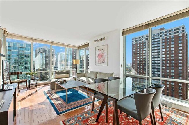 Foto del edificio - 1 Shore Ln