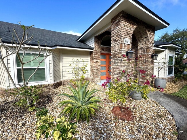 Foto del edificio - 9943 Bay Vista Estates Blvd