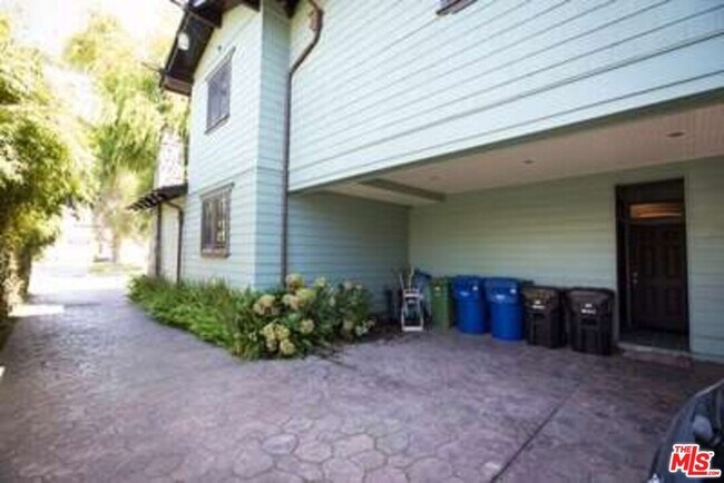 Foto del edificio - 1513 Walgrove Ave