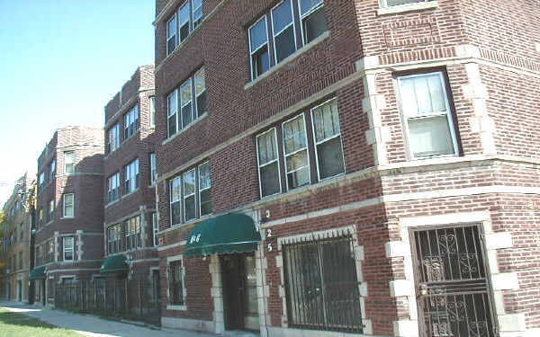 Building Photo - 21 Units /// Austin