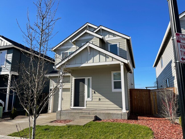 Foto del edificio - BEAUTIFUL 3 Bedroom 2.5 Bath Home! High Ce...