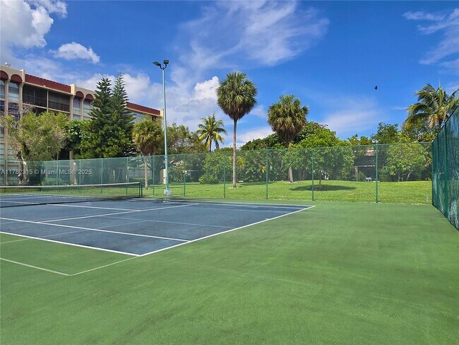 Foto del edificio - 2101 Atlantic Shores Blvd