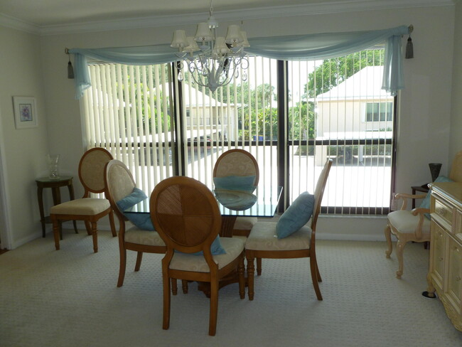 Building Photo - 7 SE Turtle Creek Dr