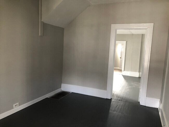 Building Photo - 1315 Stewart Avenue Southeast, Unit 1