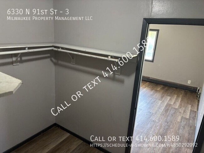 Foto del edificio - 6320-6330 N 91st St