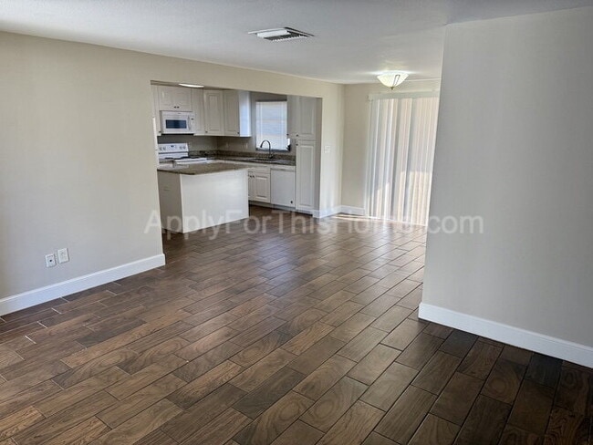 Foto del edificio - Single Family Home