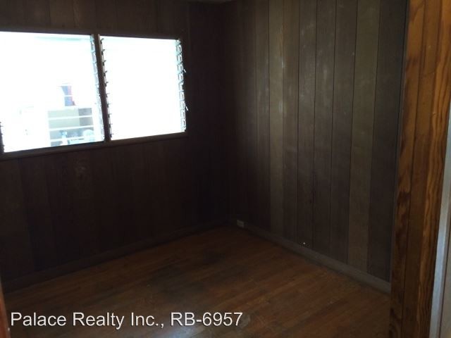 Building Photo - 1711 Clark St
