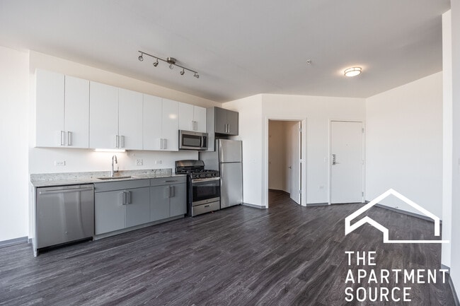 Photo - 2340 N California Ave Apartment