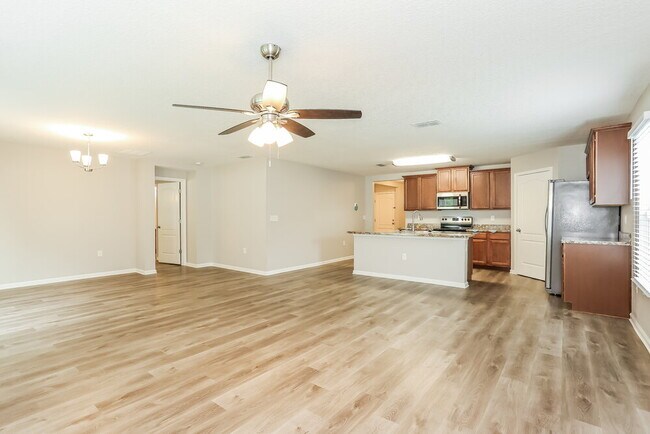 Foto del edificio - 12221 Glimmer Wy