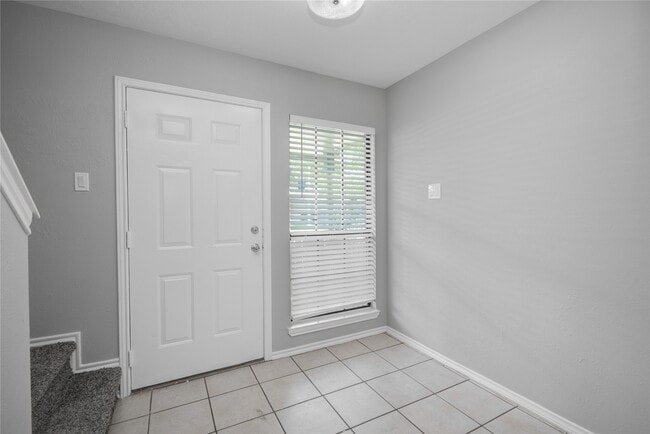 Building Photo - 20403 White Poplar Dr