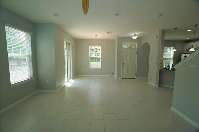 Building Photo - 7001 Interbay Blvd