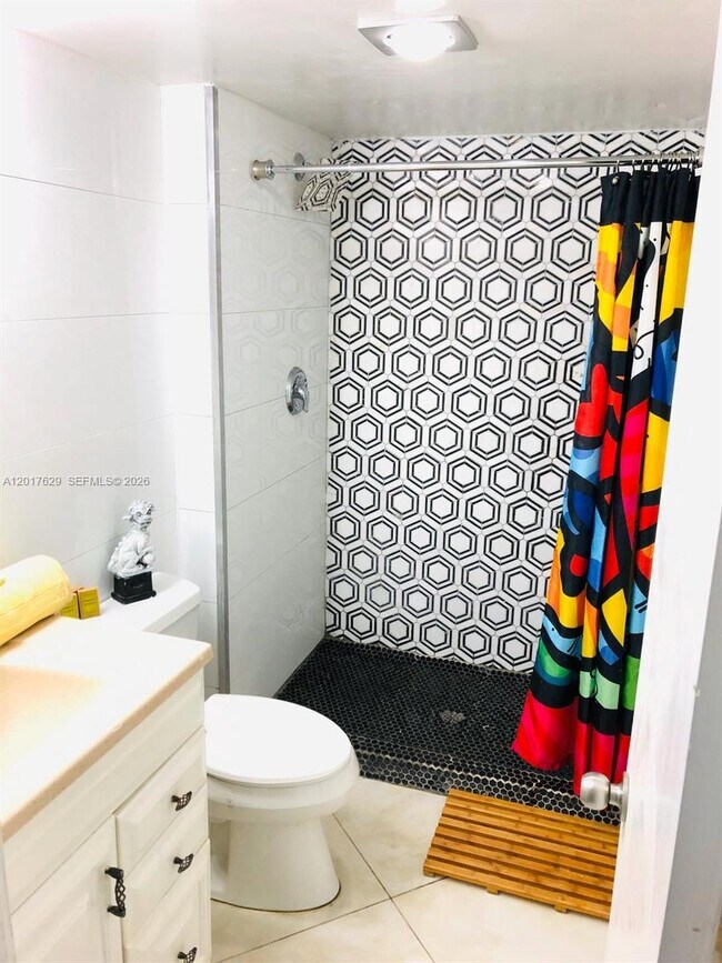 Foto del edificio - 3731 N Country Club Dr