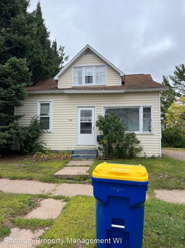 Foto del edificio - 3 br, 1 bath House - 211 East St