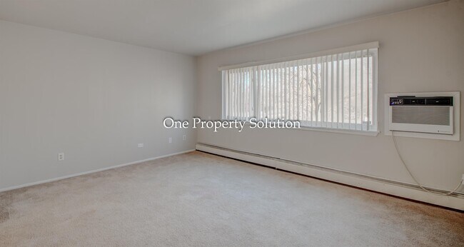 Building Photo - 801 E 32nd Ave