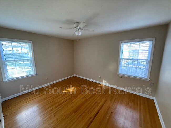 Building Photo - 3085 Basswood St