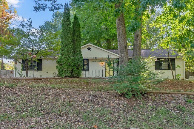 Building Photo - 102 Preston Dr