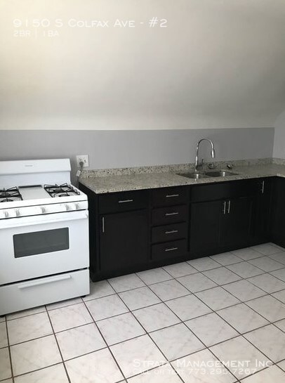 Building Photo - 9150 S Colfax Ave 2 - $900/mo (2br/1b)