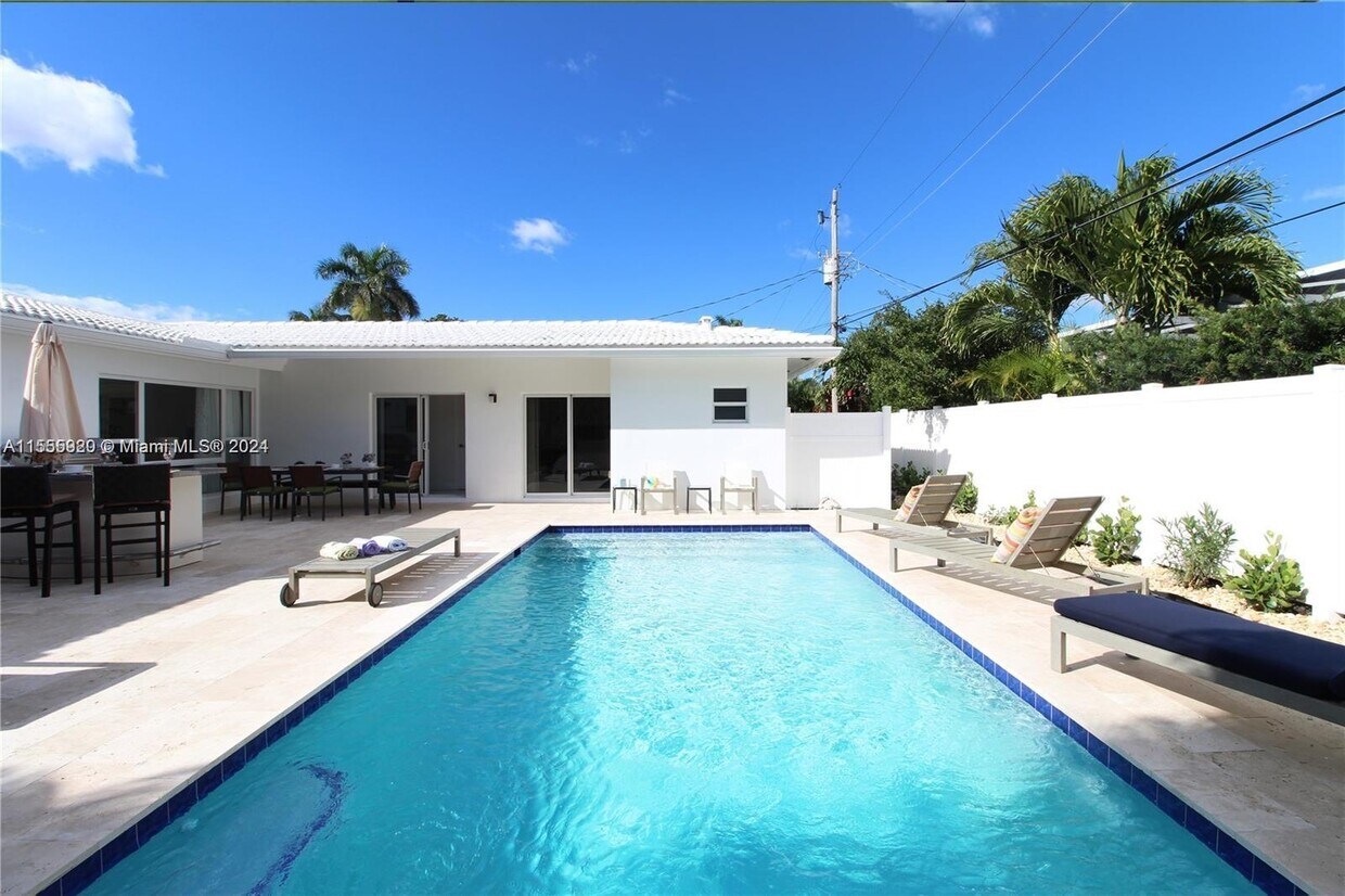 Primary Photo - 233 Oceanic Ave