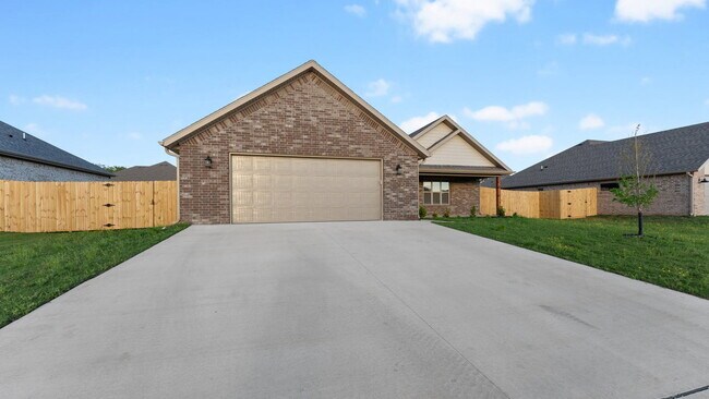 Foto del edificio - "Charming Farmington Retreat: Spacious 3-B...