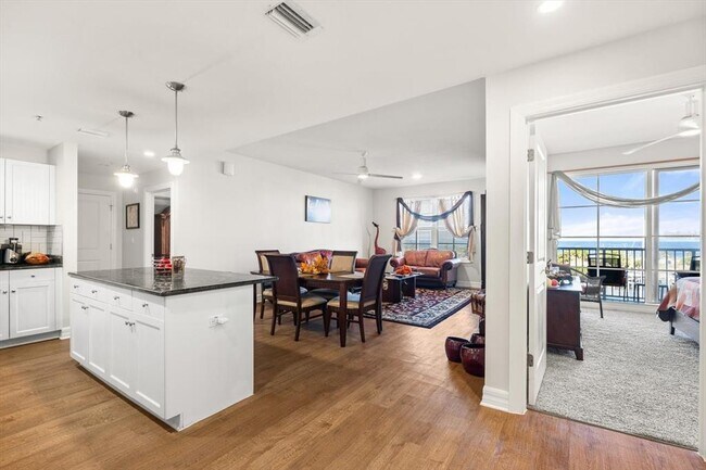 Building Photo - 536 Bahia Beach Blvd