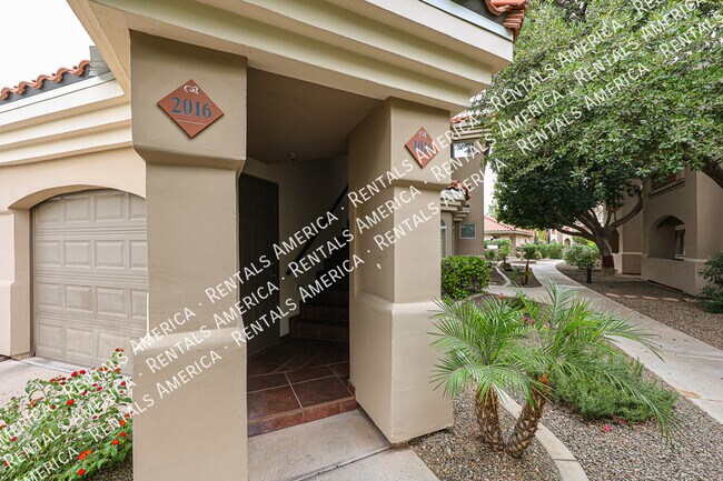 Building Photo - 8653 E Royal Palm Rd